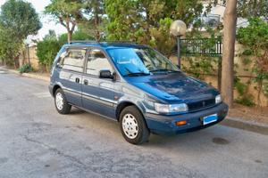 Mitsubishi Space Runner ASI epoca con gancio train