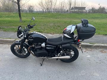 TRIUMPH STREET TWIN 900 – 2017 – SOLO 7.000 KM