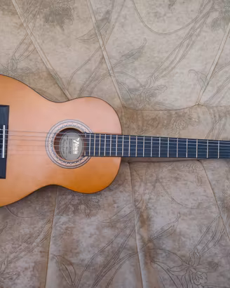 Chitarra classica con custodia