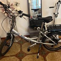 Bicicletta elettrica pieghevole