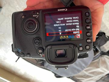CANON EOS 7D  COMPLETA DI ACCESSORI