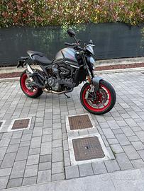 Ducati Monster 937 plus solo 500Km