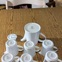 Set per latte e una teiera