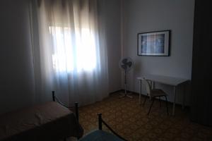 Camera singola letto matrimoniale