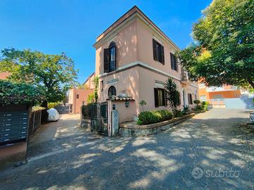 Rif.50 Roma Villa Pamphili Appartamento Bi-livello