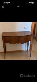 Tavolino in legno classico 