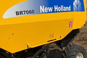 Rotopressa new holland BR 7060