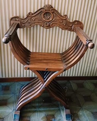 poltrona Savonarola vintage 
