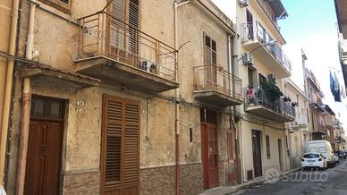 Palazzina da ristrutturare Partinico