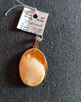 Ciondolo ambra e argento