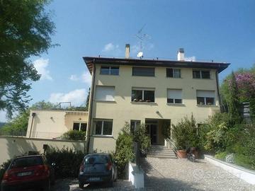 Attico / Mansarda di 200 m² con 5 locali a Bologna