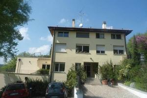 Attico / Mansarda di 200 m² con 5 locali a Bologna