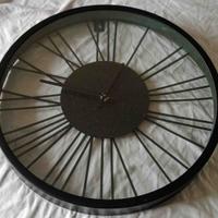 Orologio da parete in metallo