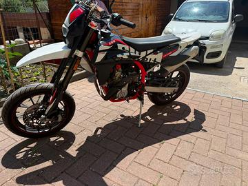 SWM 125 SM R