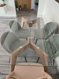 Tavolo in vetro moderno