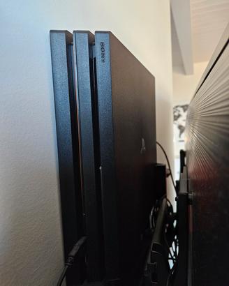 PlayStation 4 Pro con 2 controller + Giochi