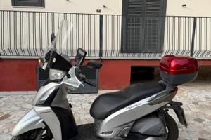 Kymco People GTI 300