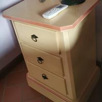 bel comodino di rovere come nuovo