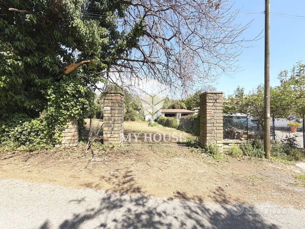 Terreno di 1335 m² a Lariano - Vista 3