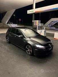 Volkswagen Golf GTI VII Performance