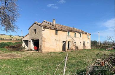 Casa colonica - Recanati (Mc)