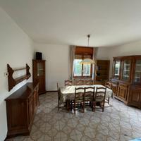 Mobili sala rustici in legno massello. 