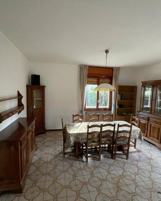 Mobili sala rustici in legno massello. 