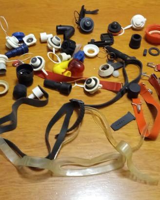 mini lotto di cinghie e tappi in plastica e gomma