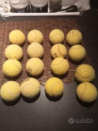 16 palline da tennis usate 