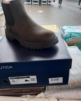 Stivaletto modello Chelsea della Nautica nero