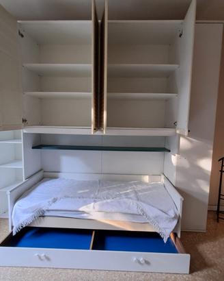 camera con letto e armadio a ponte