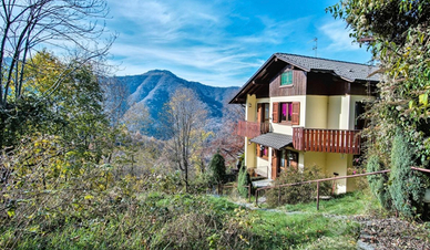 Villa bifamiliare a Selvino