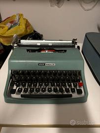 Macchina da scrivere Olivetti Lettera 32