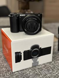 Sony ZV-E10 completa di due obiettivi + SD 128