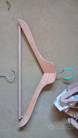 Attaccapanni in legno degli anni 70 a 0,50€