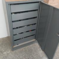 mobiletto metallo con  cassetti estraibili