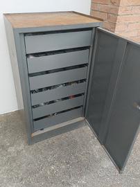 mobiletto metallo con  cassetti estraibili