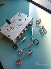 Serratura per porta blindata