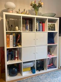 Scaffale kallax con 4 accessori 147x147cm