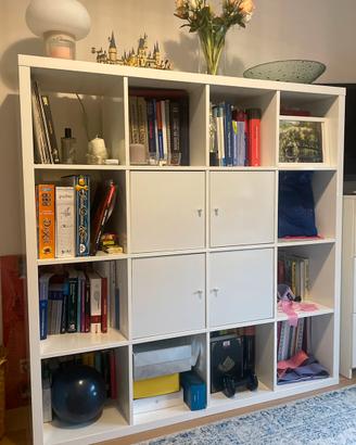 Scaffale kallax con 4 accessori 147x147cm