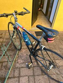 Bici da corsa in alluminio