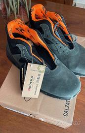 Scarpe antifortunistiche nuove