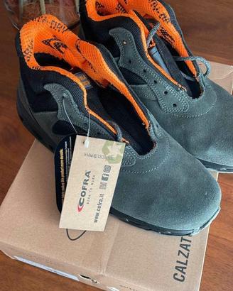 Scarpe antifortunistiche nuove