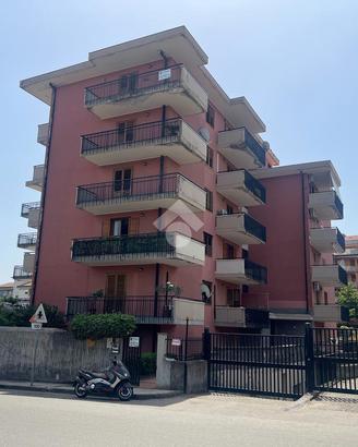 4 LOCALI A GIARRE