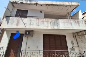 Faro Superiore, Indipendente su tre livelli