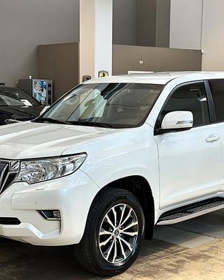 Toyota Land Cruiser 3 Porte 2.8 d-4d Lounge auto -