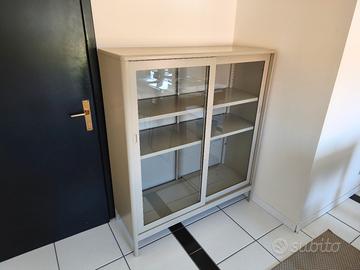 vetrina con ante scorrevoli IKEA Idasen
