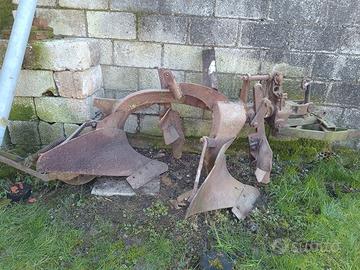 Aratro bivomere d'epoca