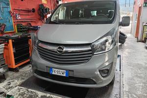 furgone 9 posti o trasporto disabili vivaro gancio