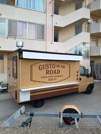 Furgone di ristorazione ambulante
